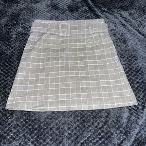 ❤️Plaid black white and gray HAVE skirt